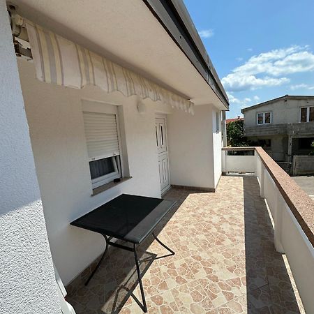 Apartmani Matovina วีร์ ภายนอก รูปภาพ