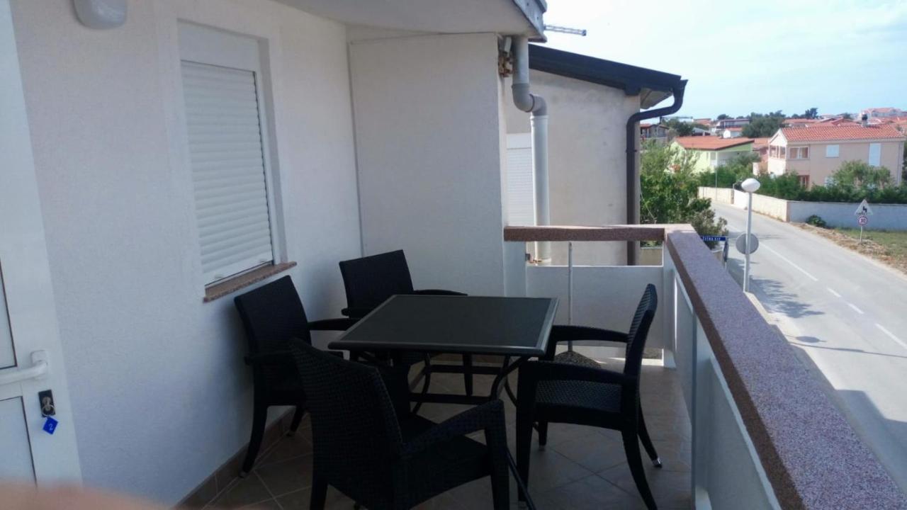 Apartmani Matovina วีร์ ภายนอก รูปภาพ