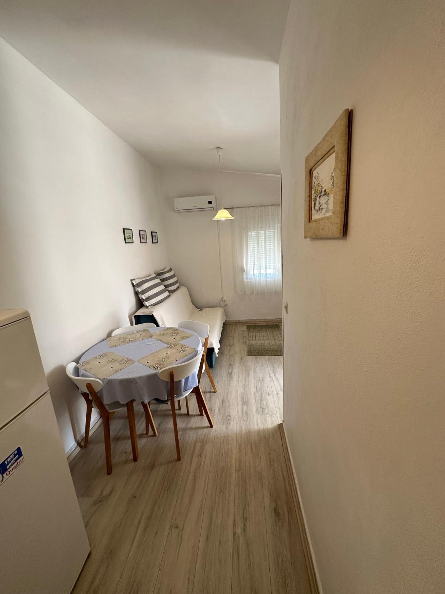Apartmani Matovina วีร์ ภายนอก รูปภาพ