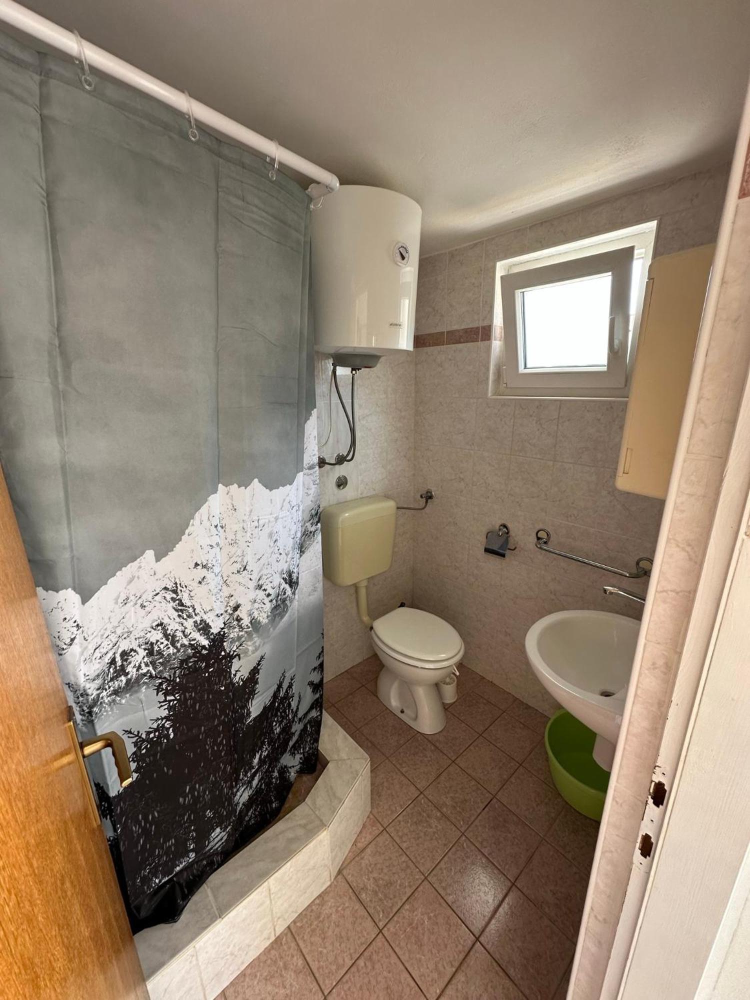 Apartmani Matovina วีร์ ภายนอก รูปภาพ