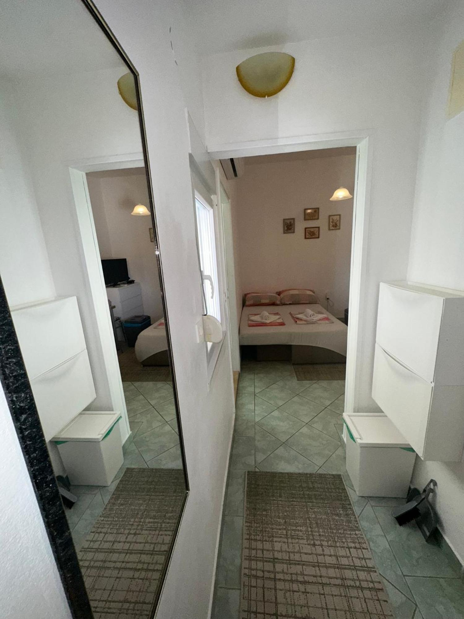 Apartmani Matovina วีร์ ภายนอก รูปภาพ