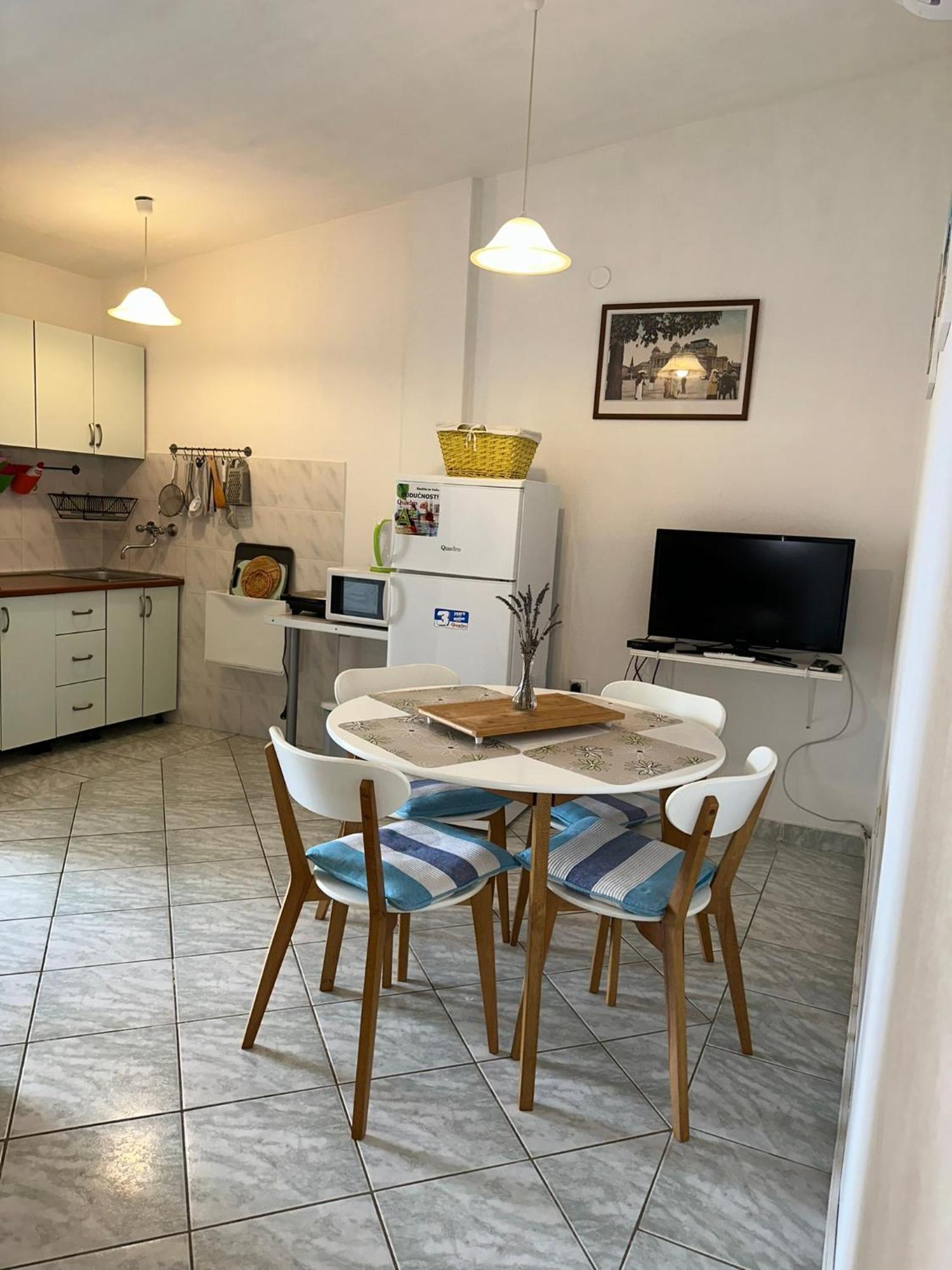 Apartmani Matovina วีร์ ภายนอก รูปภาพ